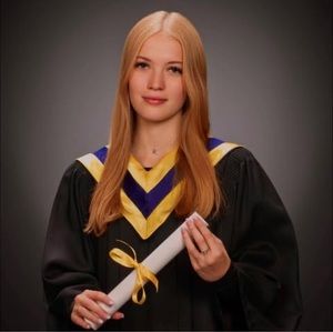 Meet your Posher, Hannah